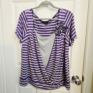 AGB Woman 2X Grey Purple Striped Flutter Sleeve Top with Floral Embellishments